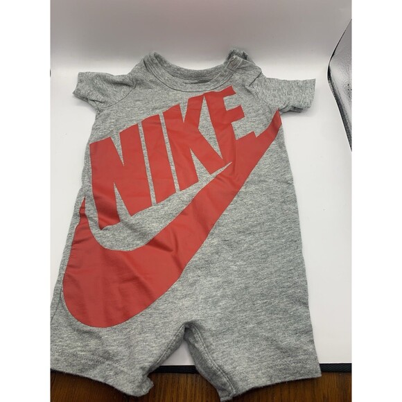 Lot Of 5 Baby One Piece Under Armour And Nike And Shorts 3-6 Months - Picture 4 of 16